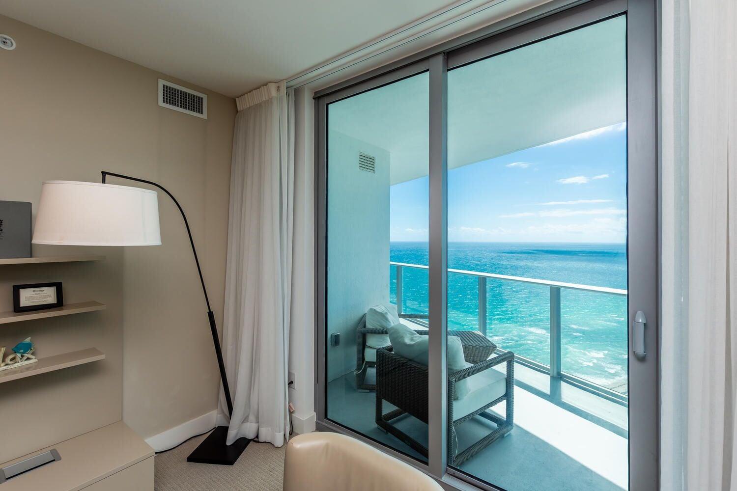 Lyfe Resort & Residences Beverley Beach Exterior photo